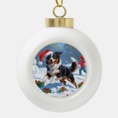 Australische Kelpie Kerstfeest Sneeuwscène Keramische Bal Ornament (Voorkant)