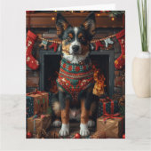 Australische Kelpie met kerstgeschenken open haard Kaart (Voorkant)