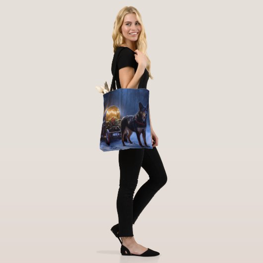 Australische Kelpie Snowy Sleigh Kerst Decor Tote Bag (Op model)