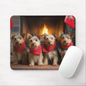 Australische Terrier bij de Haard Kerstmis Muismat (Met muis)