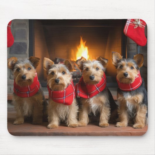 Australische Terrier bij de Haard Kerstmis Muismat (Voorkant)
