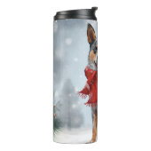 Australische vee Hond in Sneeuw Kerstmis Thermosbeker (Gedraaid links)