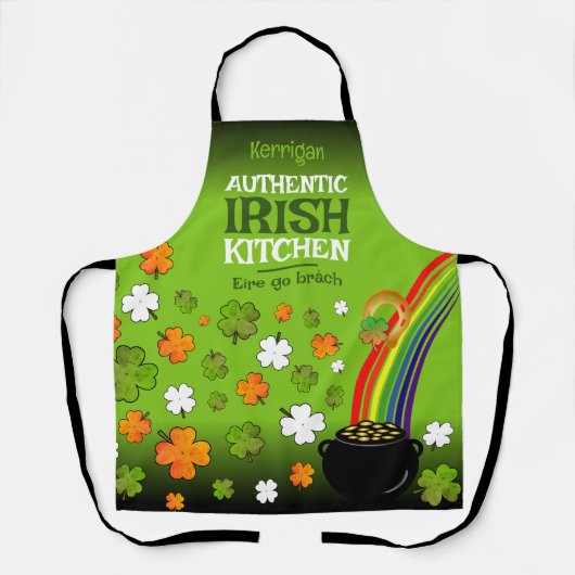 Authentic Irish Kitchen met Jouw naam over Groen Schort (Voorkant)