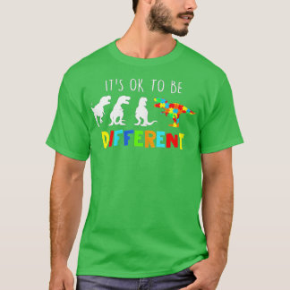 Autism Awareness Dinosaur Kind boezemt het op zijn T-shirt