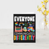 Autism Awareness Everyone Communicates Differently Kaart (Gele Bloem)
