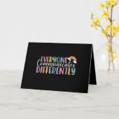 Autism Awareness Everyone Communicates Differently Kaart (Gele Bloem)