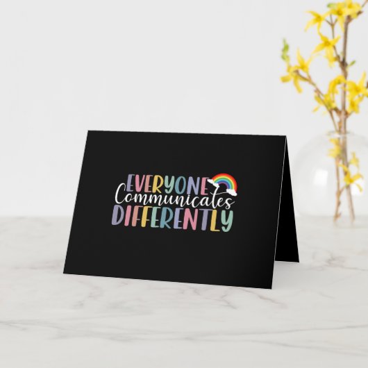 Autism Awareness Everyone Communicates Differently Kaart (Gele Bloem)