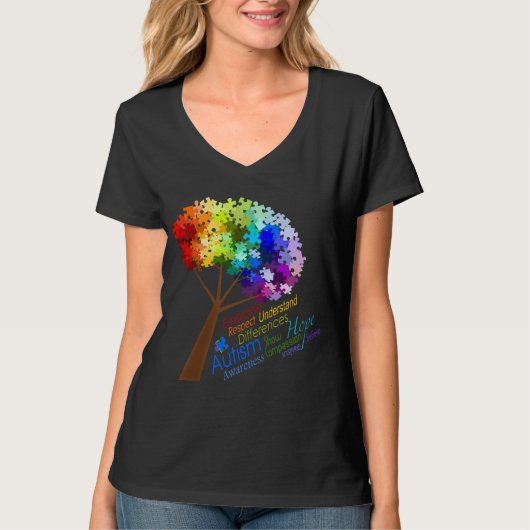 Autism Awareness Rainbow Puzzle Tree met woorden T-shirt (Voorkant)