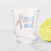 Autism mam - 1,5 oz hot Glass Shot Glas (Achterkant)