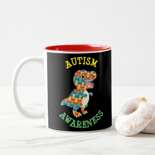 Autisme Awareness Dinosaurs Tweekleurige Koffiemok (Met donut)