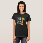 Autisme Giraffe Ok Om Anders Te Zijn Bewustzijn Ma T-shirt (Voorkant volledig)