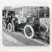 Auto Assembly Line, 1920s Muismat (Voorkant)