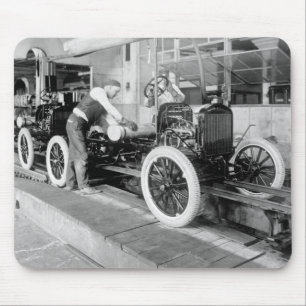 Auto Assembly Line, 1920s Muismat