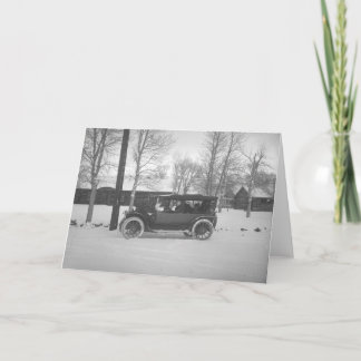 Auto met een Kerstboom aan de kap wordt gebonden Feestdagen Kaart