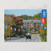 Auto op campus briefkaart (Voorkant)