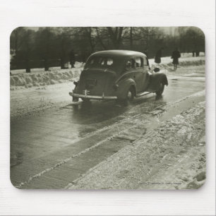 Auto op de weg muismat