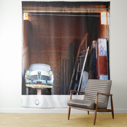 Auto op zolder wandkleed (In situ)