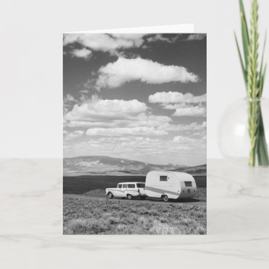 Auto trekken aanhangwagen op de weg kaart (Voorkant)