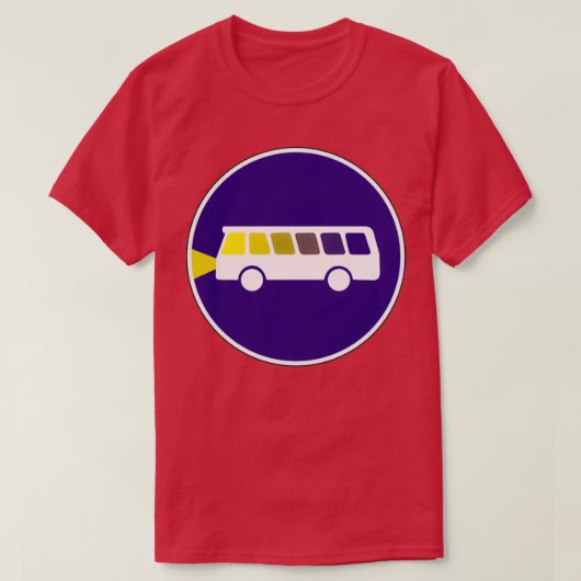 Autobus-chauffeur op de nachtweg t-shirt (Design voorkant)