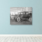 Autoreparatiewerkplaats, 1926. Oude foto Canvas Afdruk (Insitu (Houten vloer))