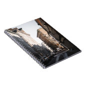 AUTO'S AAN DE ZIJDE VAN DE WEG TUSSEN BUILDIN NOTITIEBOEK (Rechterzijde)