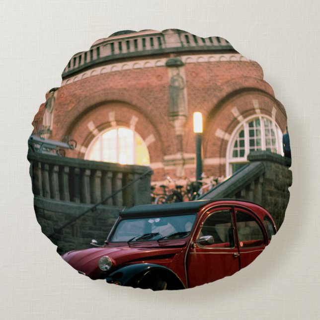 Autostraat oude  stijl rond kussen (Voorkant)