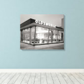 Autozaak uit het midden van de 20e eeuw, 1950. canvas afdruk (Insitu (Houten vloer))