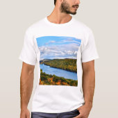"Autumn aan het meer van de wolken" T-shirt (Voorkant)