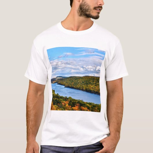 "Autumn aan het meer van de wolken" T-shirt (Voorkant)
