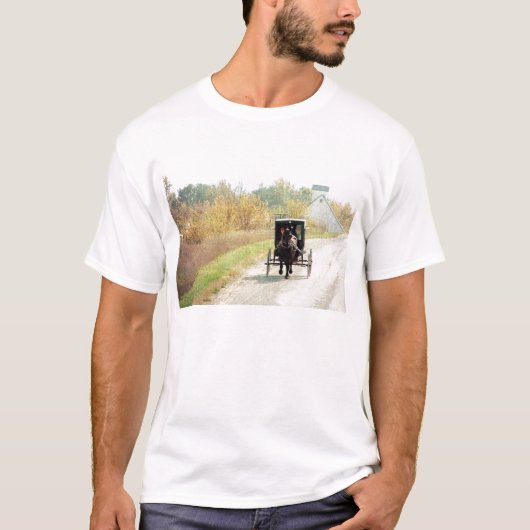 Autumn Amish Horse and Buggy T-shirt (Voorkant)