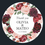 Autumn Burgundy Flower Wedding Favor Ronde Sticker<br><div class="desc">Elegant Waterverf Burgundy Floral Wedding Favor Sticker. Pas de achtergrond en de doopvontkleur aan. Geweldig voor gebruik op Favor-tassen en bedankt enveloppen. Bekijk ons overeenkomende object in onze winkel. Ontwerp van de Java-partij</div>