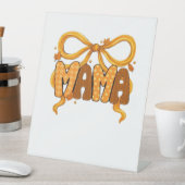 Autumn Coquette Mama – Gezellige Herfst Esthetisch Reclamebord Met Voetstuk (Insitu)