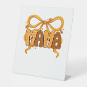 Autumn Coquette Mama – Gezellige Herfst Esthetisch Reclamebord Met Voetstuk (Voorkant)