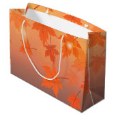 Autumn design with maple leaves and bokeh effect groot cadeauzakje (Achterkant Gekanteld)