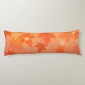 Autumn design with maple leaves and bokeh effect lichaamskussen (Achterkant)