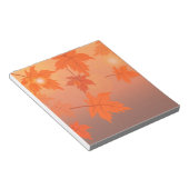 Autumn design with maple leaves and bokeh effect notitieblok (Schuin)