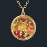 Autumn Fall Leaves Goud Vergulden Ketting<br><div class="desc">Dit prachtige digitale kunstwerk van Looly Elzayat beschikt over een boeiende herfstbladeren achtergrondvector, die de levendige tinten van de herfst laat zien. Het ingewikkelde ontwerp legt de essentie van het seizoen vast, met een harmonieuze mix van warme kleuren die een gevoel van nostalgie en rust oproepen. Ideaal voor verschillende toepassingen,...</div>