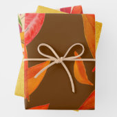 Autumn gold oranje en bruine bladeren inpakpapier vel (In situ)