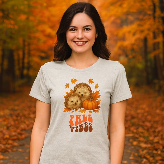Autumn Hedgehogs illustratie & Herfst Vibes script Tri-Blend Shirt