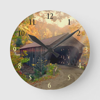 Autumn in Vermont Covered Bridge Wall Clock Ronde Klok