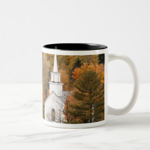 Autumn landschap met kerk, Vermont, VS Tweekleurige Koffiemok