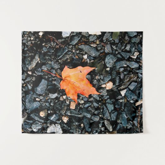 Autumn Leaf op Black Rocks Wandkleed (Voorkant (horizontaal))