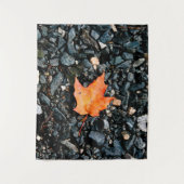 Autumn Leaf op Black Rocks Wandkleed (Voorkant)
