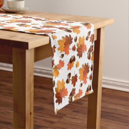 Autumn Leaves en Acorns Korte Tafelloper