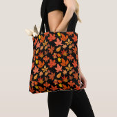 Autumn Leaves Pattern 01x4b Black BG Tote Bag (Dichtbij)