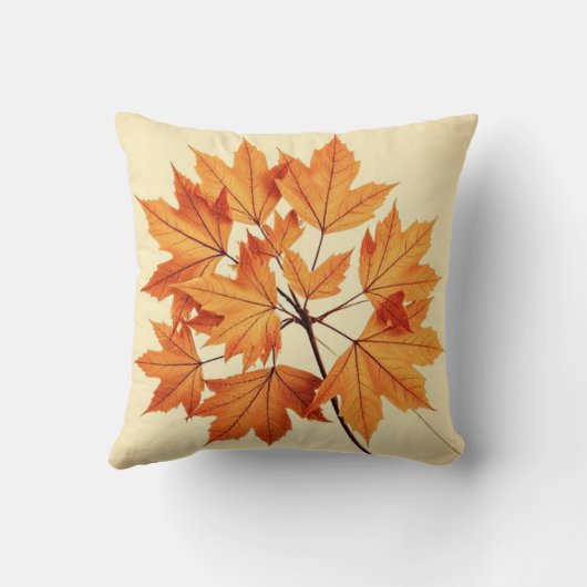 Autumn Maple Leaf Print: Fall Foliage Kussen (Achterkant)