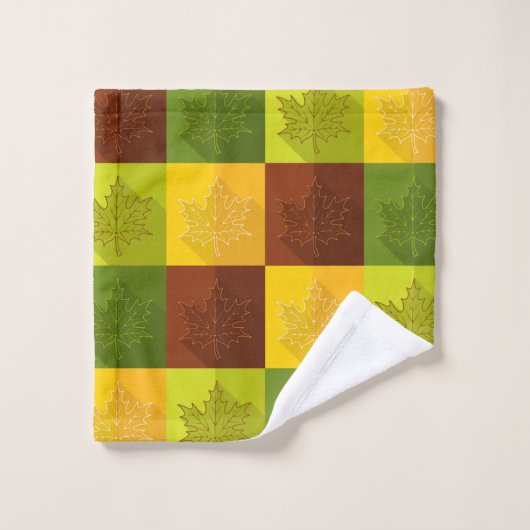 Autumn Maple Leaves, brown and green Bad Handdoek (Wasdoekje)