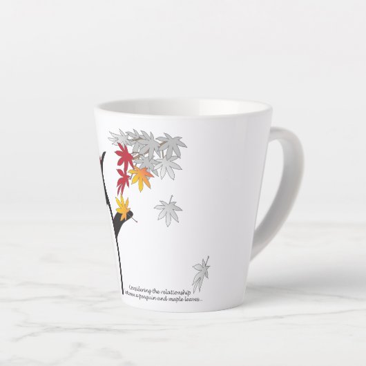 Autumn Maple Leaves en Cute Funny Penguin Latte Mok (Rechterhoek)