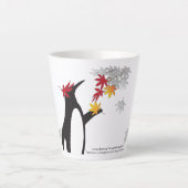 Autumn Maple Leaves en Cute Funny Penguin Latte Mok (Voorkant)