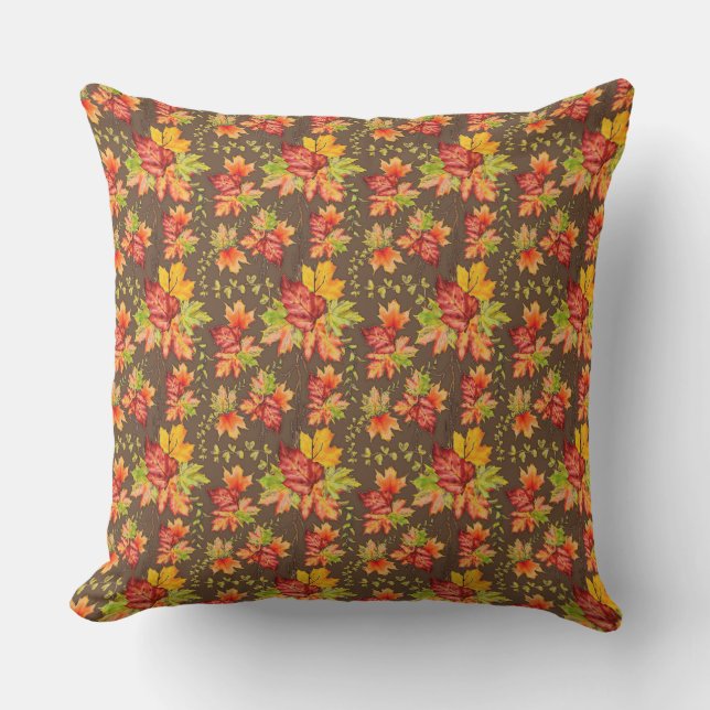 Autumn maple leaves pattern outdoor pillow buitenkussen (Voorkant)
